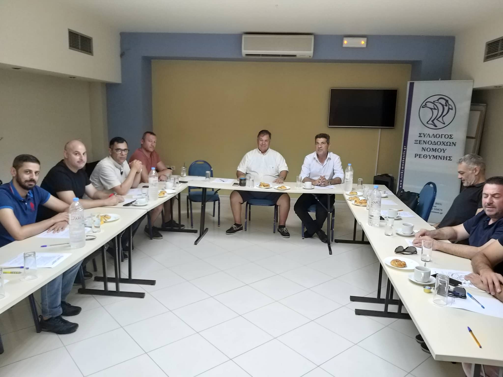 Συνάντηση του υποψήφιου Βουλευτή Ρεθύμνου, Νίκου Μαλλιαρού, με τον Σύλλογο Ξενοδόχων Ρεθύμνης