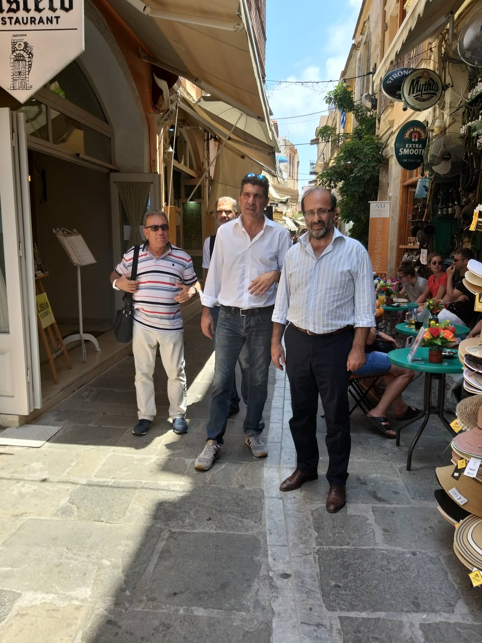 Βόλτα στα καταστήματα της πόλης του Ρεθύμνου, του υποψήφιου Βουλευτή Ρεθύμνου, Νίκου Μαλλιαρού