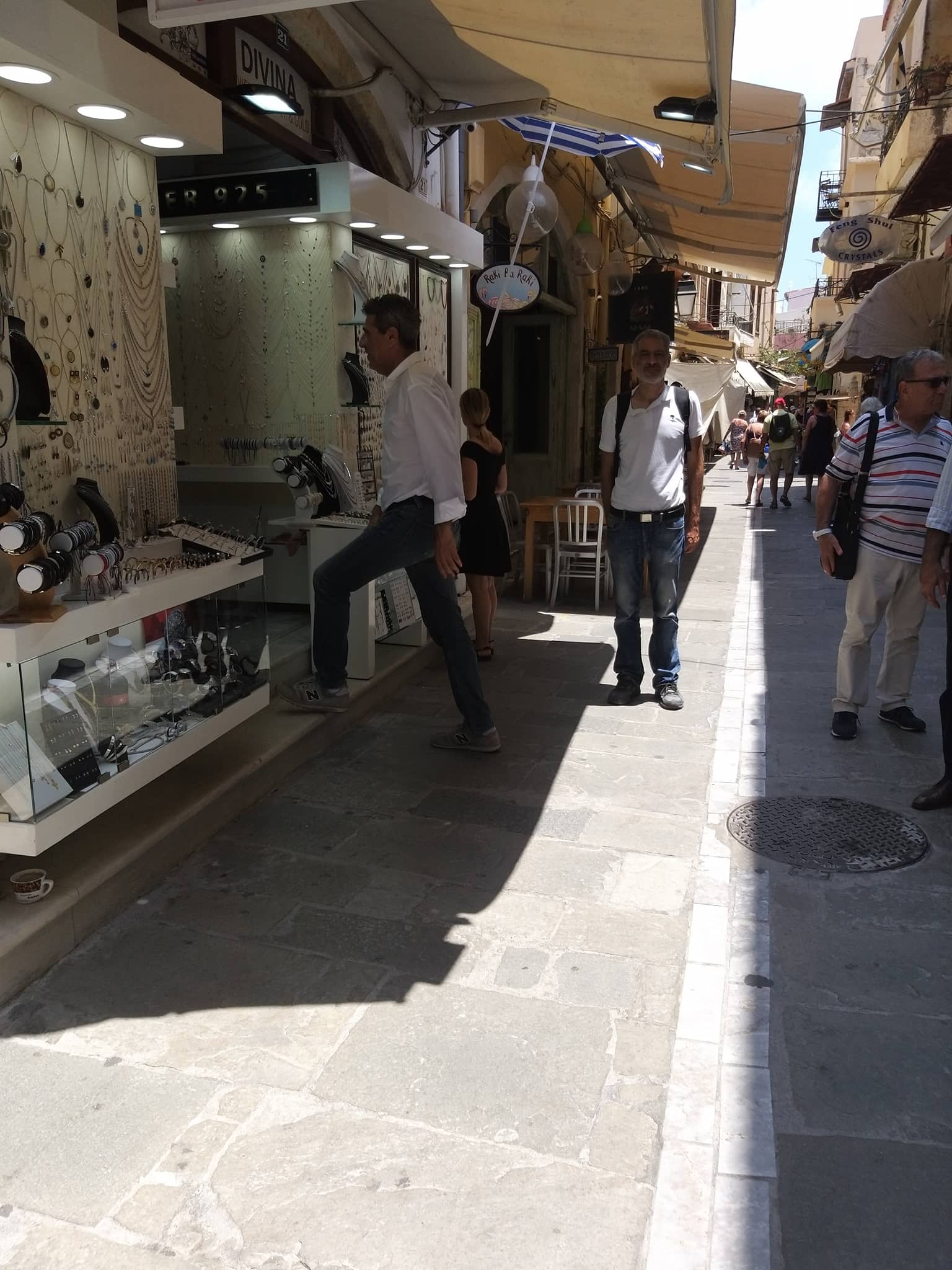 Βόλτα στα καταστήματα της πόλης του Ρεθύμνου, του υποψήφιου Βουλευτή Ρεθύμνου, Νίκου Μαλλιαρού