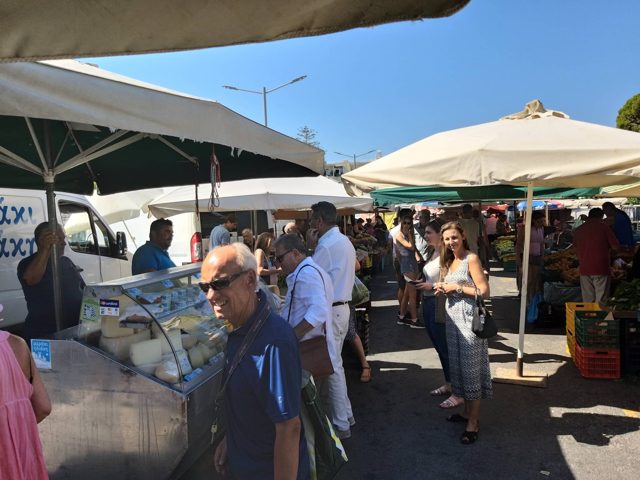 Επίσκεψη του υποψήφιου Βουλευτή Ρεθύμνου, Νίκου Μαλλιαρού, στην Λαϊκή Αγορά Ρεθύμνου